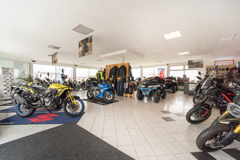 Prodej obchodních prostor 300 m², Drásov