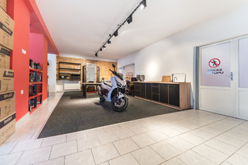 Prodej obchodních prostor 300 m², Drásov