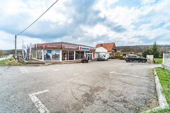 Prodej obchodních prostor 300 m², Drásov