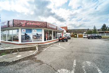 Prodej obchodních prostor 300 m², Drásov