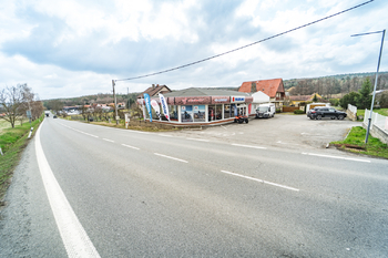 Prodej obchodních prostor 300 m², Drásov