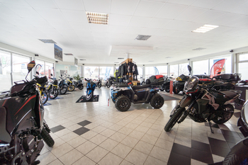 Prodej obchodních prostor 300 m², Drásov