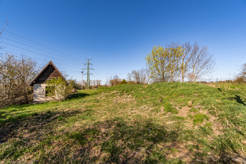 Prodej pozemku 2452 m², Dolní Břežany