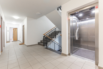 Pronájem bytu 2+kk v osobním vlastnictví 55 m², Praha 8 - Dolní Chabry