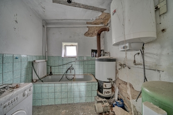 Koupelna - Prodej domu 100 m², Bečváry