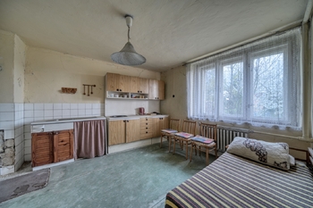 kuchyně - Prodej domu 100 m², Bečváry