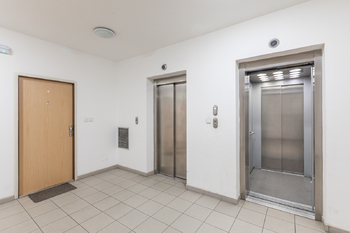 Pronájem bytu 1+kk v osobním vlastnictví 39 m², Praha 5 - Hlubočepy