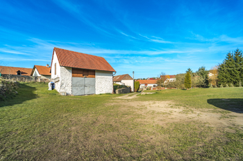 hospodářská budova - Prodej domu 160 m², Smolotely