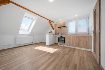 Pronájem bytu 2+kk v osobním vlastnictví 32 m², Zastávka