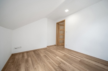 Pronájem bytu 2+kk v osobním vlastnictví 32 m², Zastávka