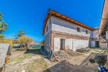 Prodej domu 215 m², Lužná