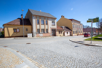 Prodej nájemního domu 196 m², Černovice