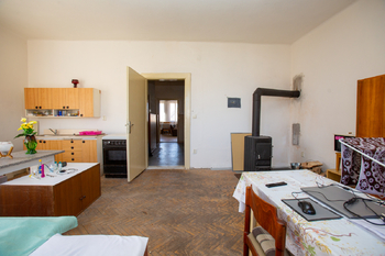 Prodej nájemního domu 196 m², Černovice