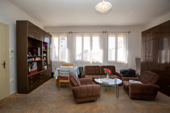 Prodej nájemního domu 196 m², Černovice