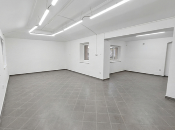 Prodej obchodních prostor 74 m², Chýnice