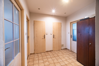 Chodba - Prodej bytu 4+1 v osobním vlastnictví 82 m², Praha 8 - Bohnice