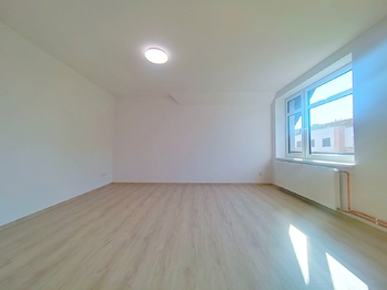 Pokoj - Pronájem bytu 1+1 v osobním vlastnictví 56 m², Ostrava