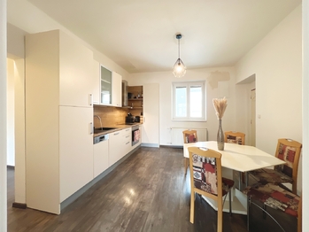 Prodej nájemního domu 1880 m², Praha 8 - Ďáblice