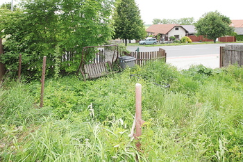 Prodej pozemku 312 m², Činěves