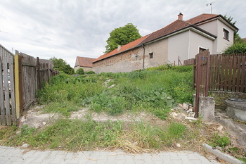 Prodej pozemku 312 m², Činěves