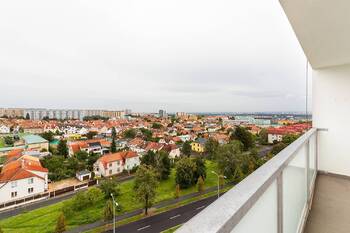 Pronájem bytu 1+kk v osobním vlastnictví 33 m², Praha 8 - Kobylisy