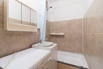 Pronájem bytu 1+kk v osobním vlastnictví 33 m², Praha 8 - Kobylisy