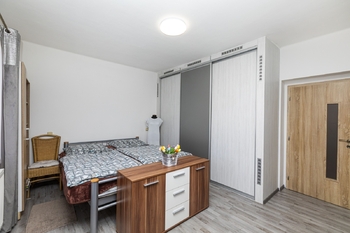 Pokoj - Prodej domu 78 m², Bříza