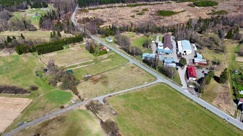 Prodej pozemku 2078 m², Benešov