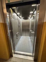 výtah - Pronájem bytu 1+kk v osobním vlastnictví 27 m², Plzeň