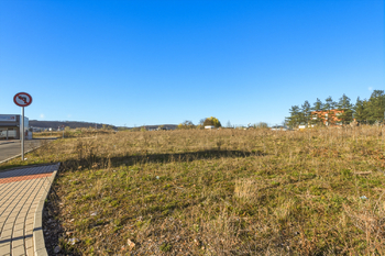 Prodej pozemku 5949 m², Praha 5 - Lipence