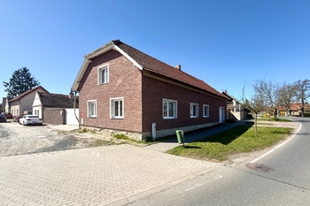 Prodej domu 193 m², Vykáň