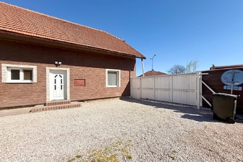 Prodej domu 193 m², Vykáň