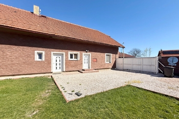 Prodej domu 193 m², Vykáň