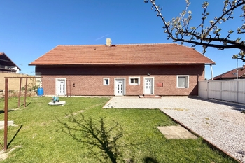 Prodej domu 193 m², Vykáň