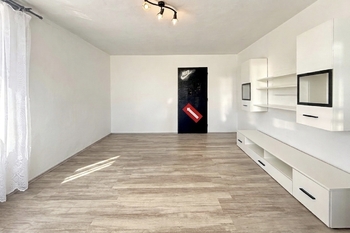 Prodej domu 193 m², Vykáň