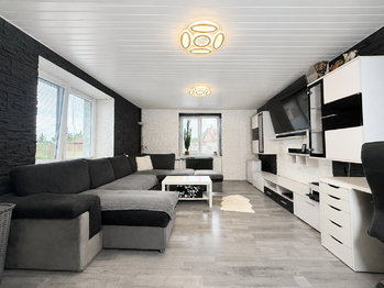 Prodej domu 193 m², Vykáň