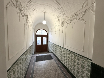 Prodej bytu 1+1 v osobním vlastnictví 37 m², Praha 10 - Vršovice