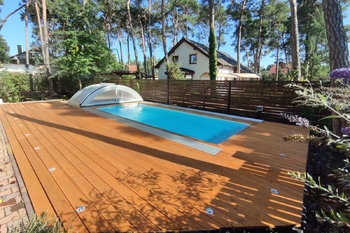 bazén s terasou - Prodej domu 175 m², Lhota