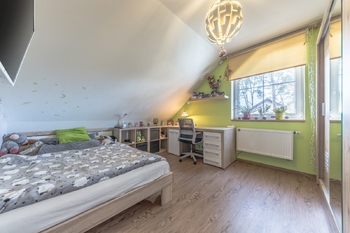 dětský pokoj / ložnice 2. NP - Prodej domu 175 m², Lhota