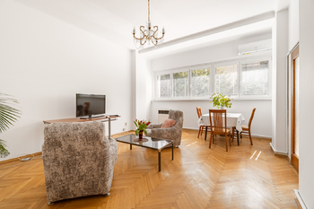 Obývací pokoj - Prodej bytu 3+1 v osobním vlastnictví 103 m², Praha 4 - Nusle