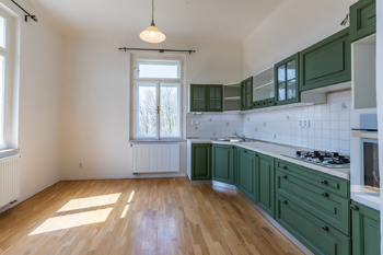 Prodej domu 403 m², Praha 10 - Hostivař