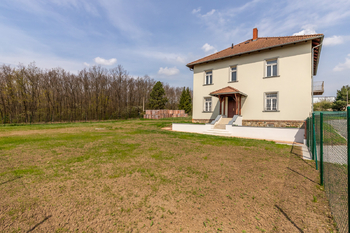 Prodej obchodních prostor 403 m², Praha 10 - Hostivař