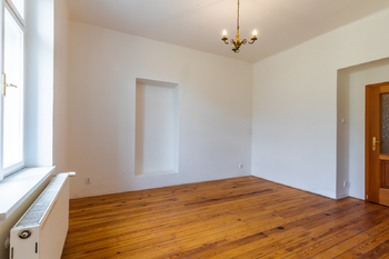 Prodej obchodních prostor 403 m², Praha 10 - Hostivař