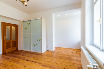 Prodej obchodních prostor 403 m², Praha 10 - Hostivař