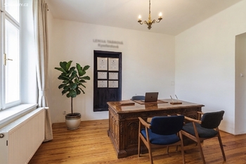 Prodej obchodních prostor 403 m², Praha 10 - Hostivař