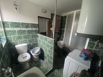 koupelna - Prodej bytu 3+kk v osobním vlastnictví 59 m², Neveklov