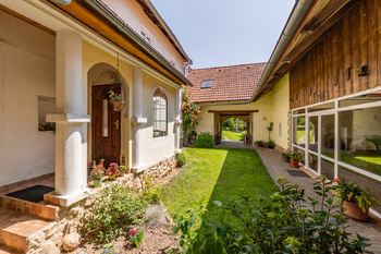 Prodej ubytovacího zařízení 786 m², Sloupnice