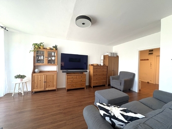 Obývací pokoj - Prodej bytu 3+1 v osobním vlastnictví 89 m², Praha 6 - Řepy