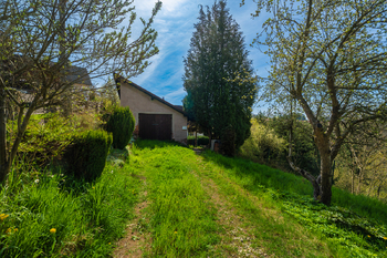 Garáž s příjezdovou cestou - Prodej domu 107 m², Libštát