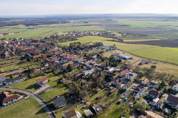 Letecký snímek lokality - Prodej domu 56 m², Krakovany